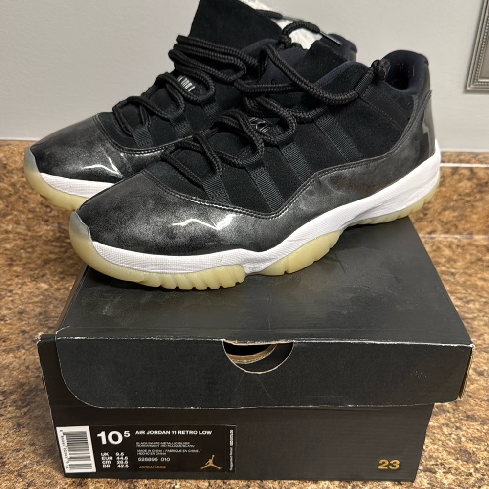 Jordan 11 Low Barons